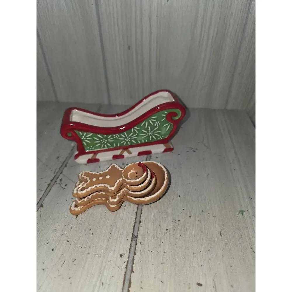 TEMP-TATIONS Gingerbread Measuring Spoons & Sleigh Hand Painted Ceramic Set New